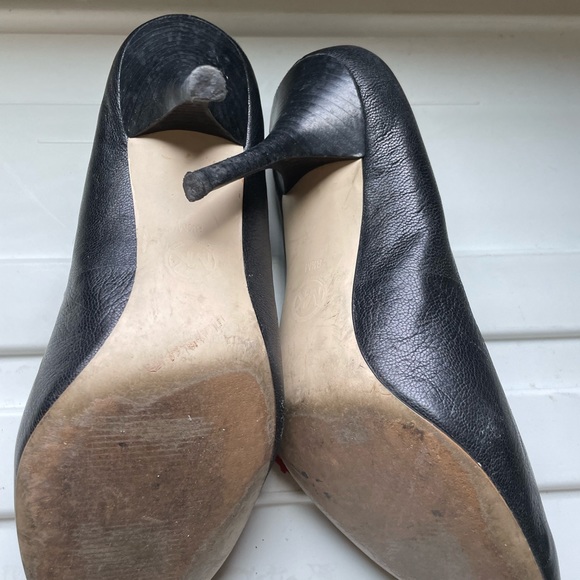 Michael Kors black leather pumps size 8.5 in very used condition (sold as-is!!!) - Picture 2 of 7